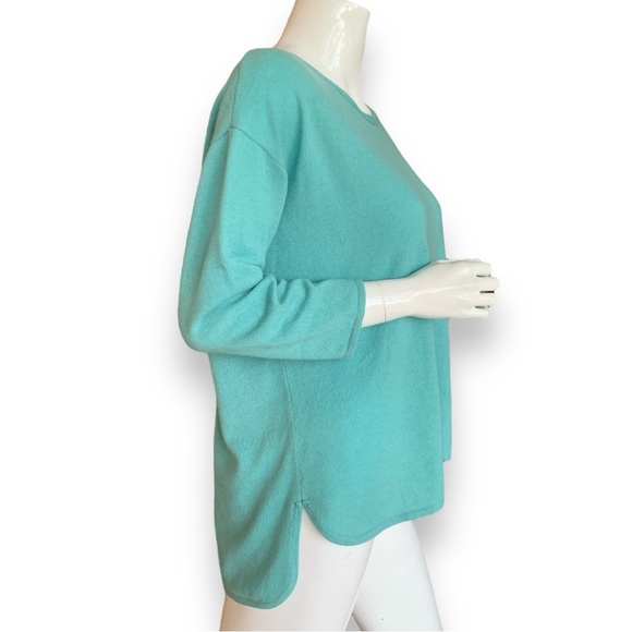 NORDSTROM COLLECTION AQUA BLUE CASHMERE BUTTON BACK SWEATER. WOMEN’S SIZE MEDIUM - Picture 3 of 7